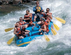 რაფტინგი (ინგ. raft-ტივი). საწყლოსნო ტურიზმისა და ექსტრემალური სპორტის სახეობა